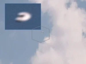 UFO Rey Hernandez A U-shaped craft like the UFO Hernandez and his wife encountered in their home during 2012